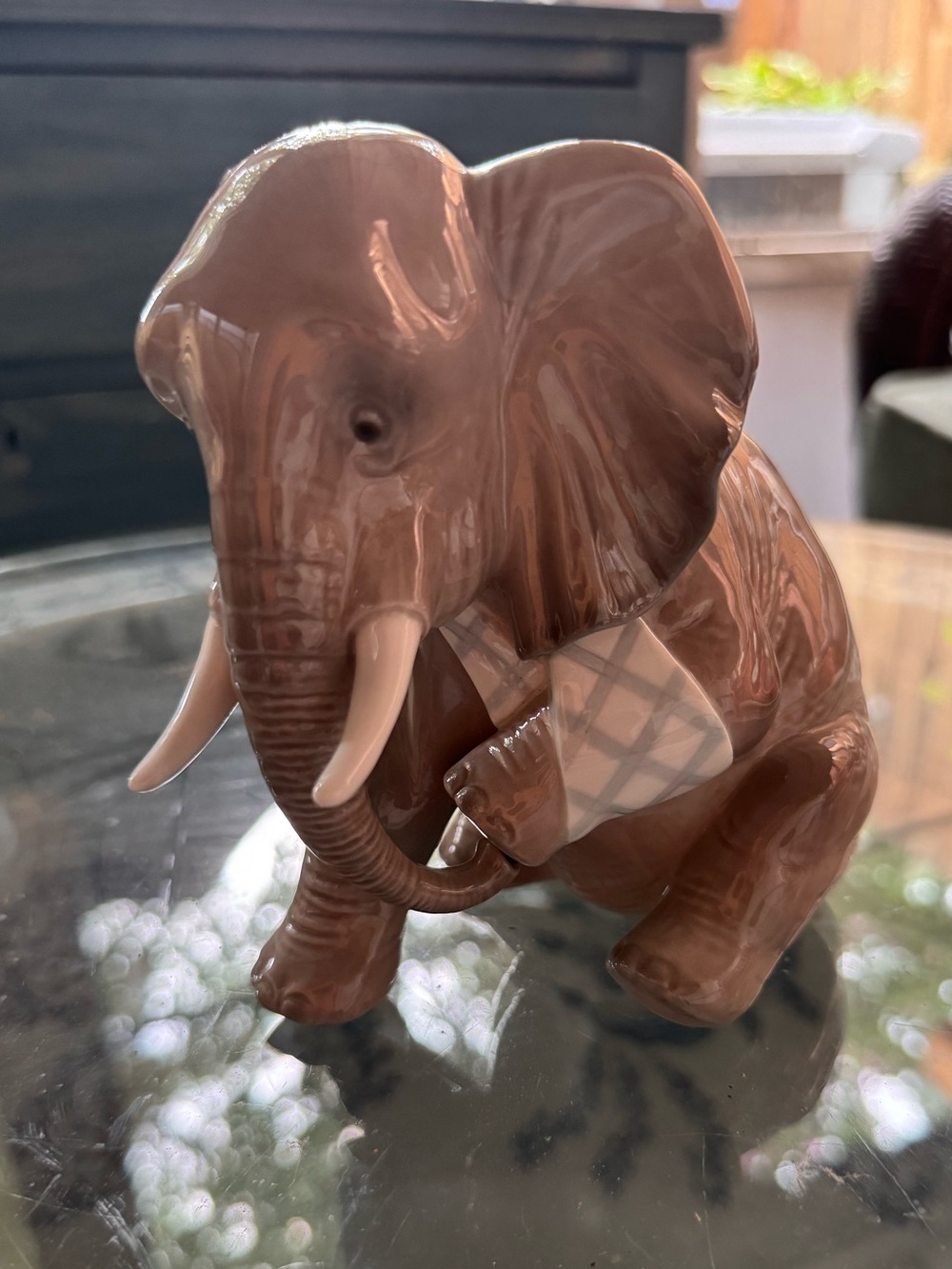 Lladro painful elephant figurine 5020